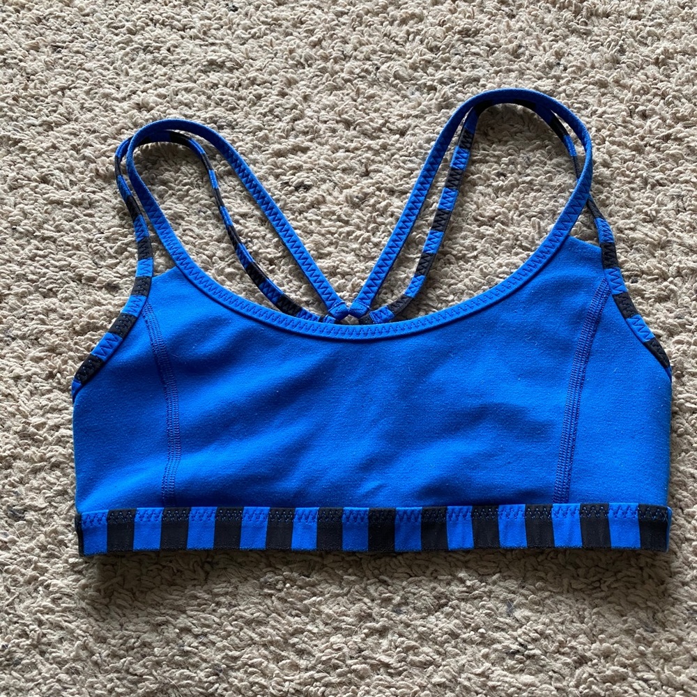 Lululemon sports bra